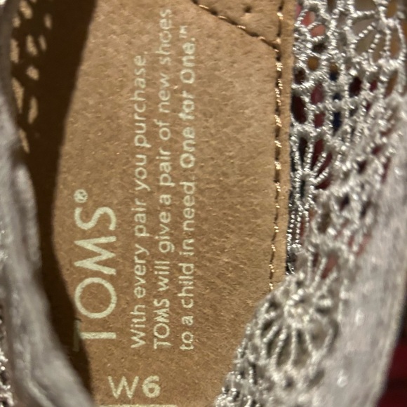 TOMS Grey Moroccan Lace Alpogatas - Picture 6 of 7